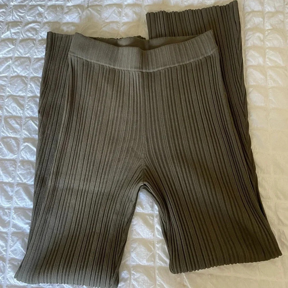 Express olive green high waisted ribbed bootleg pants - Picture 1 of 5